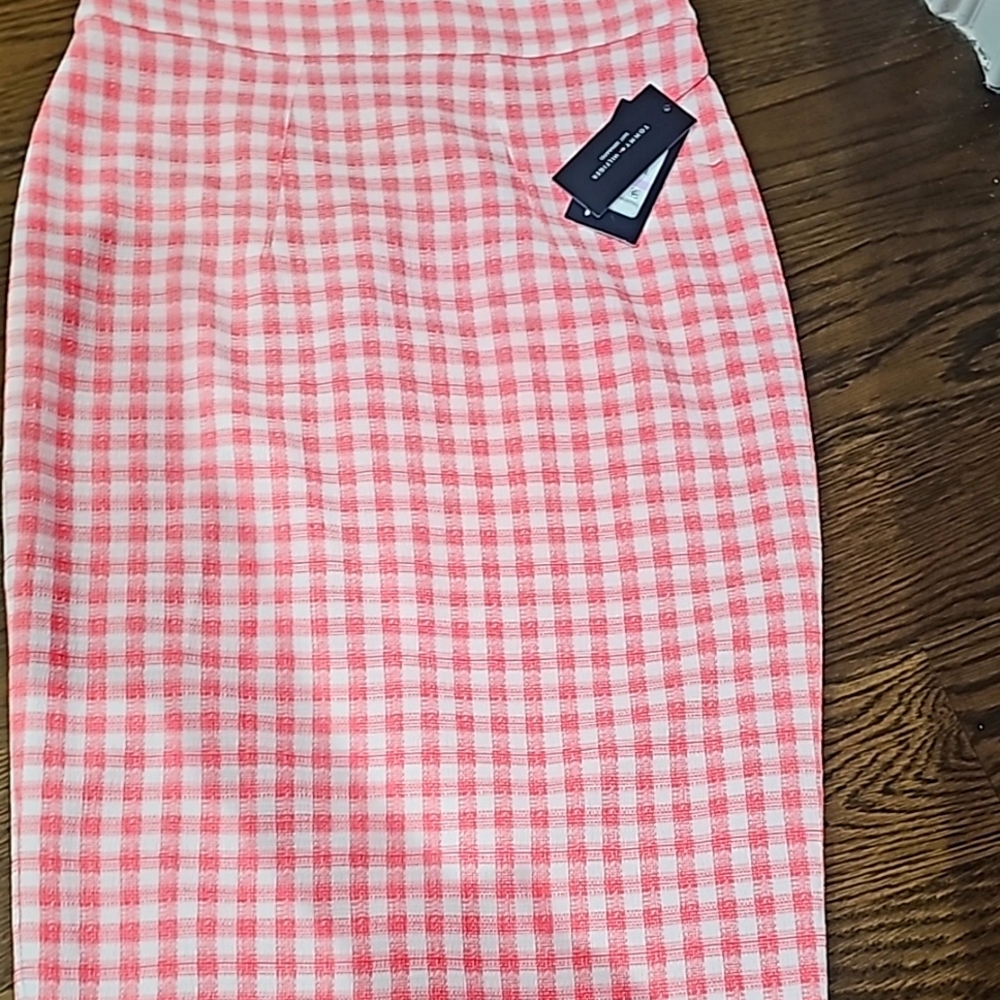 Women skirt size 6 Tommy hilfiger
